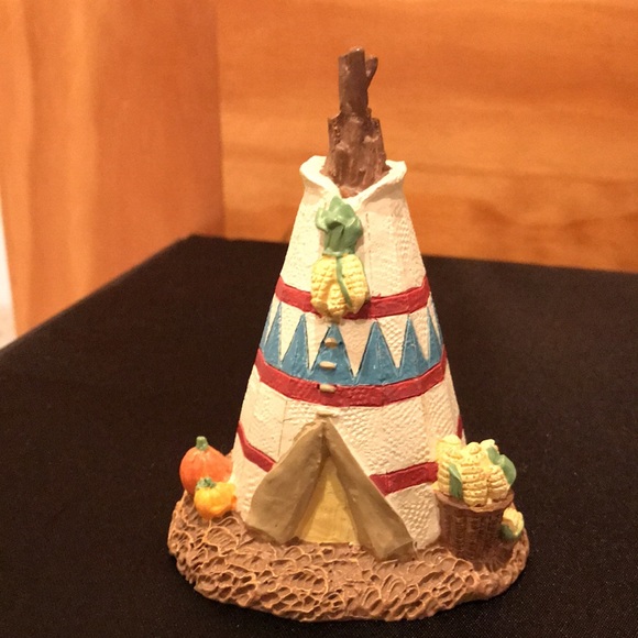 Thanksgiving Village Decor - Picture 9 of 14